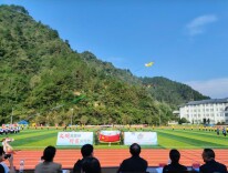 张家界市武陵源区：阳光体育强健体魄 首届三大球展少年风采