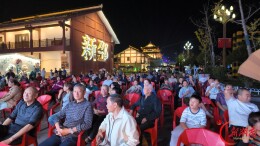 资江码头成球迷打卡新地标 湘超“第二现场”点燃新邵夜经济