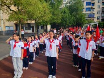 益阳市人民路小学举行少先队入队仪式