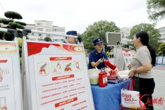 临澧县消防救援局开展第37个国际减灾日宣传活动