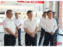 秦国良率队赴云溪区调研重点工作并主持召开座谈会