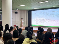 洪江市幼儿园举办秋季家长会暨家长夜校活动