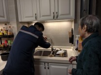 聚爱北塔情暖桑榆 重阳慰问暖心护航晚年生活