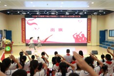 长沙市岳麓区博才白鹤小学西校区举行建队日入队仪式暨文艺汇演