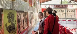 雨花区金地社区第七届书画展：翰墨颂清风，一老一小共绘邻里温情