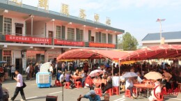 省级美丽村庄自力村举行“情暖金秋，爱在重阳”活动