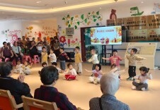 怀化市鹤城区第二幼儿园：重阳敬老润童心 亲子同行暖夕阳