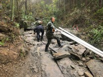 驻村队伍奔乡村  实干惠民暖人心