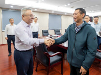 沈晓明在省信访局接访