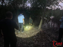 大通湖区｜夜间突击抓现行！河坝镇查获一起非法电鱼案