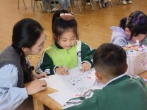 怀化市鹤城区第二幼儿园统筹联动分园开展新教师汇报课活动 研思同行赋能成长