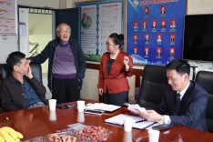 邵东十中召开退休教师代表座谈会
