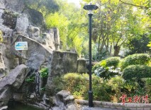 岳屏公园添灯增亮，让游人夜游更舒坦