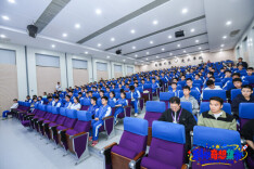 青年科学家当“摊主”， “科学奇想集市”走进湖南师大附中