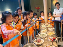 以行求知，以笔写心——长沙市一中云龙实验学校湖南日报全媒小记者这一年