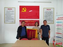 雁峰区欧水岭社区：一面迟到五年的锦旗，读懂基层的长久善意