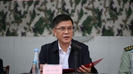 迷彩铿锵 青春滚烫——湖南汽车工程职业大学举行2026级新生军训总结表彰大会暨开学典礼