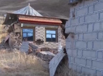 总台记者抵达地震受灾最严重的玛如乡：群众已得到稳定安置
