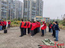 开福区鹅羊山社区：清除一枝黄花 守护生态家园