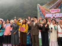 央视《你好中国！走进大张区》直播启动，五市州文旅齐聚张家界