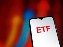 首日认购规模超150亿元！18只主动管理ETF发售 新在哪儿？