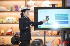 冷水江公安：交通安全伴成长，安全“童”行护平安
