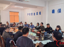 变“台上宣讲”为“台下问诊”荷塘区开展服饰行业专场政企答疑会
