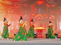 国风国潮乡村好物进消费街区活动在长沙潮宗街举行