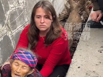 短视频｜生死瞬间伸援手，凡人微光暖人心！张家界一摩托车侧翻三人坠沟，外国游客与当地群众紧急施援