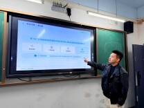 以答促学明政策，资助护航助成长