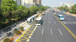 长沙高新区：“以人为本” 桐梓坡路提质改造工程智慧公交站台惊艳亮相