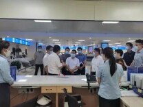 易小林赴天心区政务服务中心开展“走流程、解难题、优服务”活动