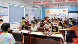 长沙民政职院艺术学院：青春心向党 温暖进社区