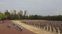 又燃又嗨！长沙民政职业技术学院千人齐跳心理健康操