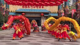 张家界千古情景区：多彩民俗节目迎新年