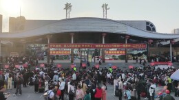 暖！1000余名新化务工人员，免费坐专列返岗！