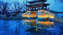 节日里的颐和园夜景，宛如一场跨越百年的光影对话