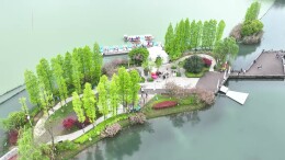 春染后湖！一泓碧水映春光