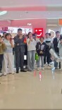 机器人天团‘闪电’‘元气仔’与张雪机车组队亮相北京，速来围观！”