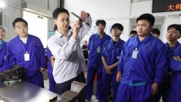大国工匠进校园 点亮学子“匠心梦” 