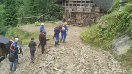 火速驰援！岳麓蓝天救援队紧急转移20余名村民