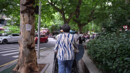 从站起来到走起来！27岁山东姑娘在湖南“重塑”笔直双腿