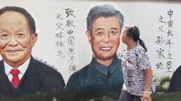 壁画师长沙街头绘“功勋墙”