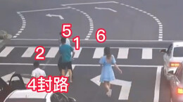 幼童不慎跌落他们几乎同时冲下了车