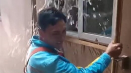 业主向22楼高空作业男子泼水16次 网友怒批：罔顾他人安危