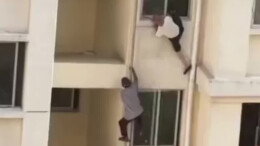 八旬痴呆老人不慎悬挂窗外 63岁聋哑男子徒手爬4楼救人