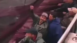 摩洛哥渔民庆祝球队晋级世界杯四强创造历史