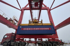 城陵矶港集装箱吞吐量突破100万标箱!岳阳开启长江内河“百万标箱”新时代