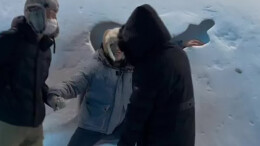 东北的雪到底有多好玩？游客“解锁”玩雪新姿势笑喷旁人