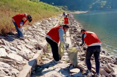 岳阳市：清河净滩不停歇，新春护河不打烊